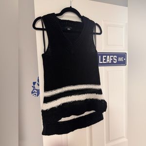 Rag & bone V neck black vest